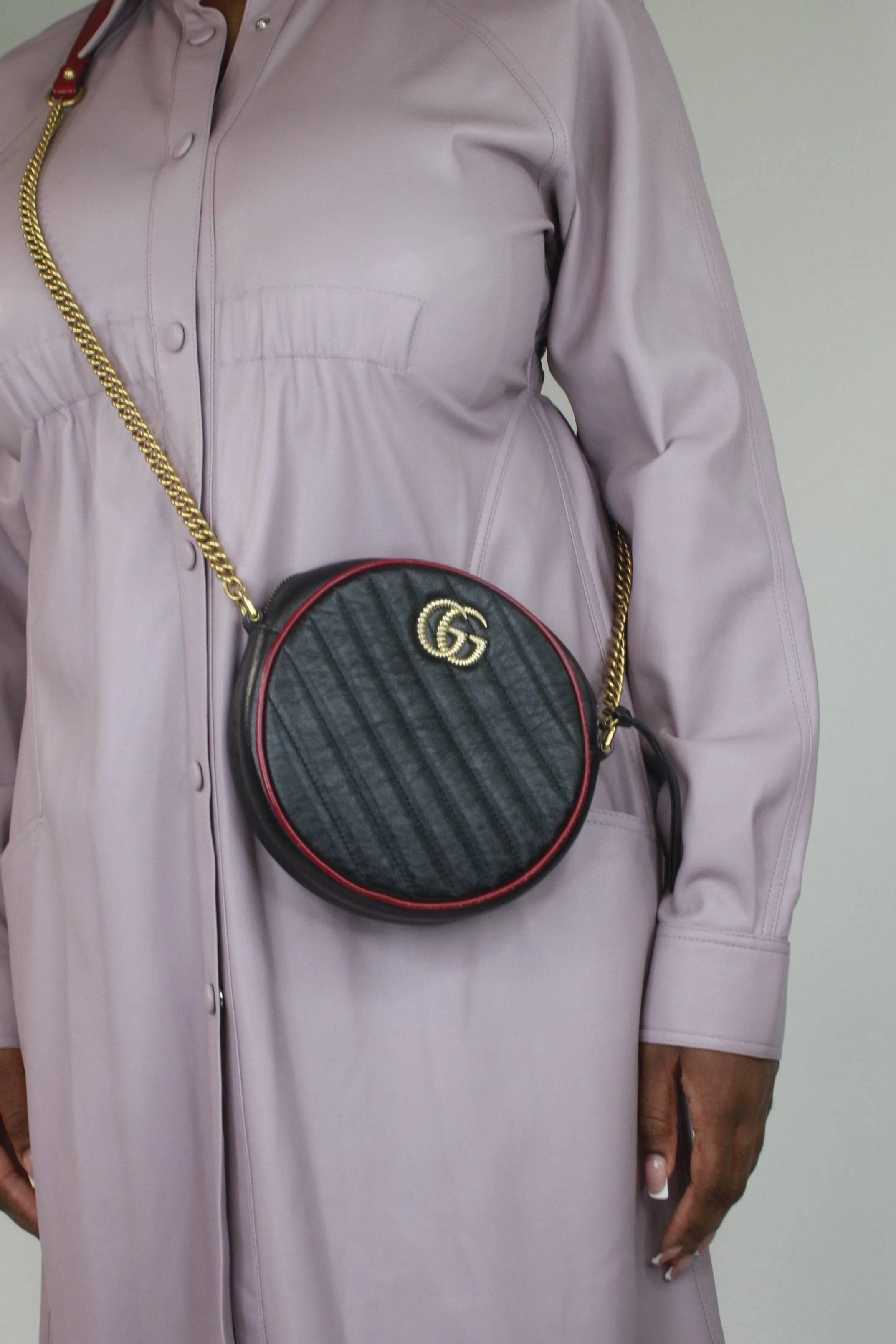 Black GG Marmont mini round shoulder bag