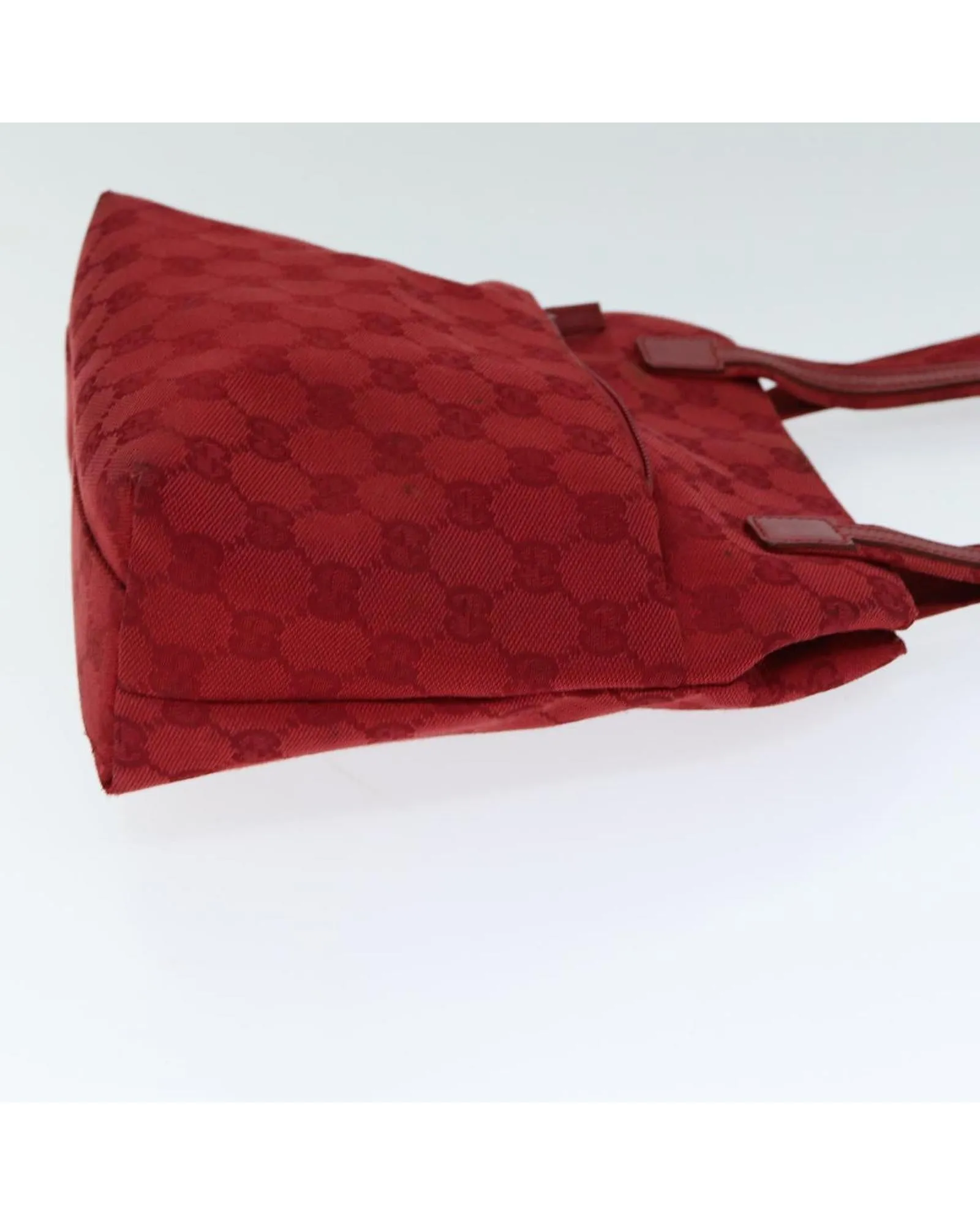 GG Canvas Shoulder Bag in Red