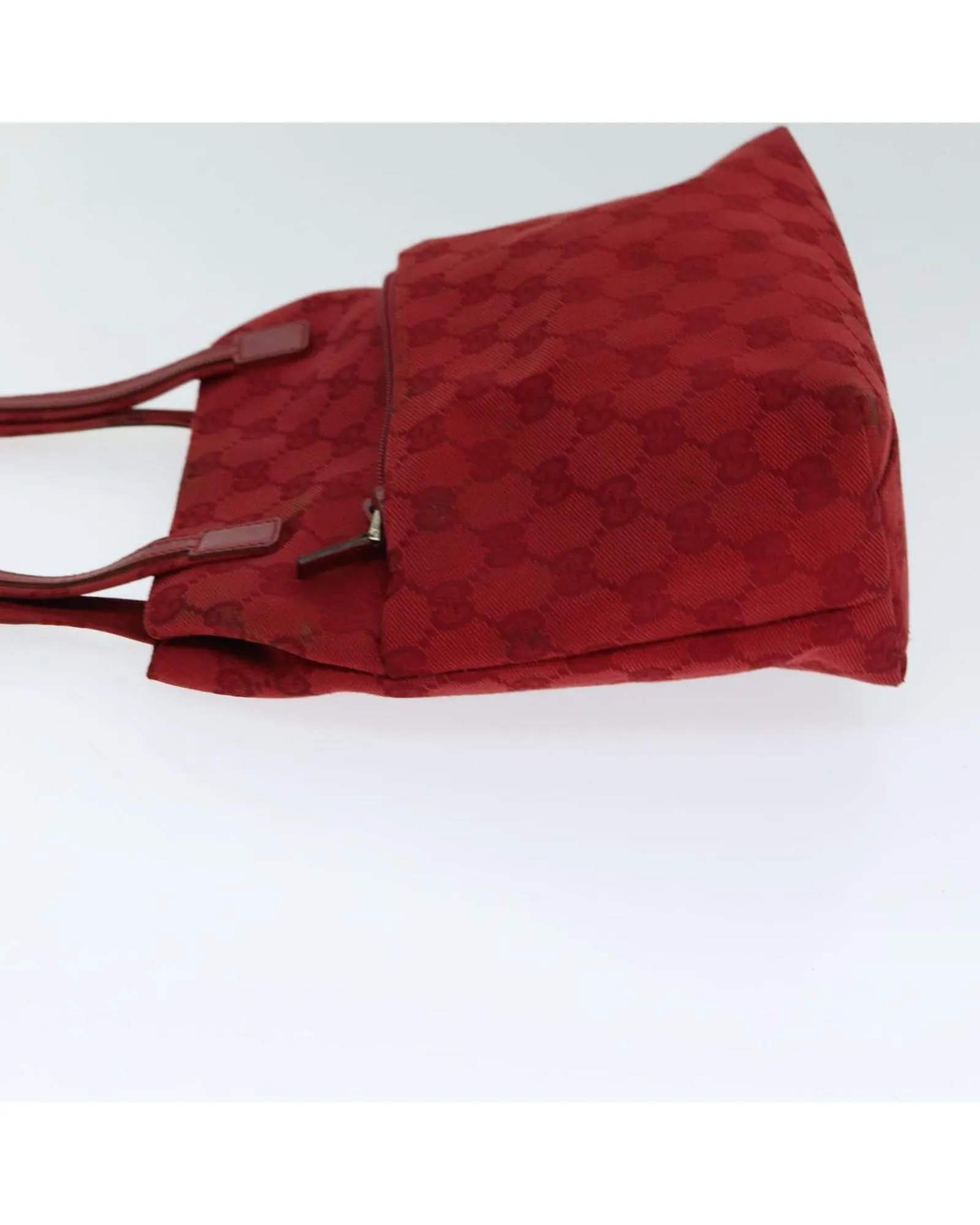 GG Canvas Shoulder Bag in Red