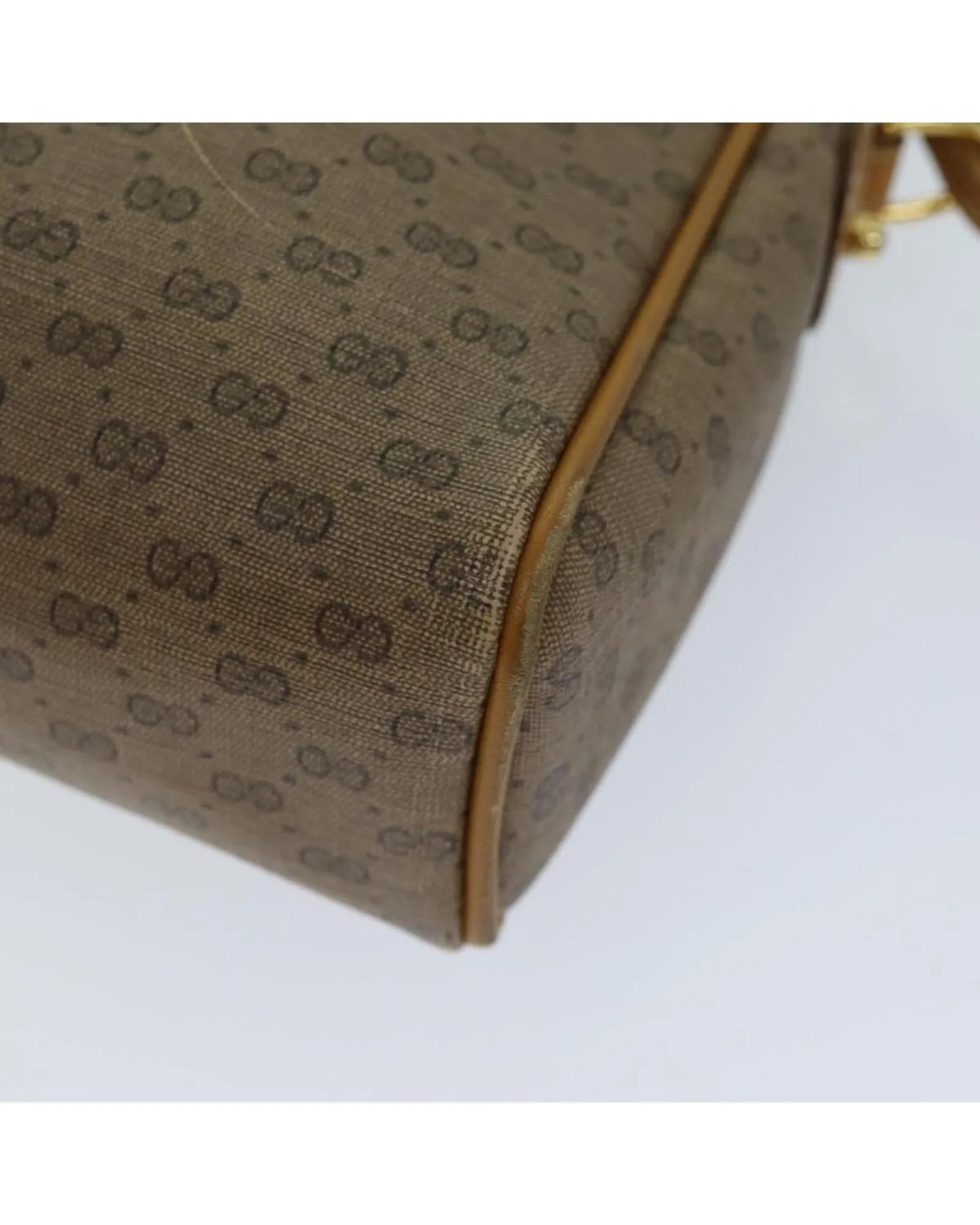 Gucci GG Supreme Canvas Shoulder Bag Beige