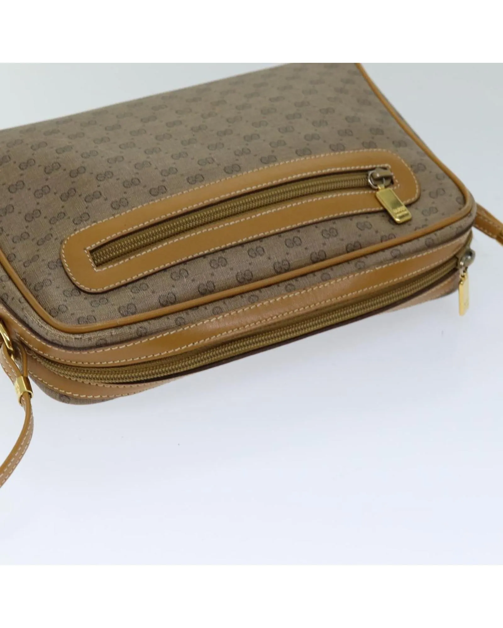 Gucci GG Supreme Canvas Shoulder Bag Beige