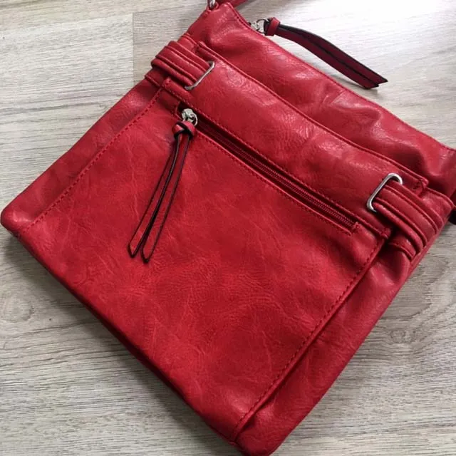 LARGE RED MULTI COMPARTMENT CROSS BODY OVER SHOULDER BAG WITH LONG STRAP