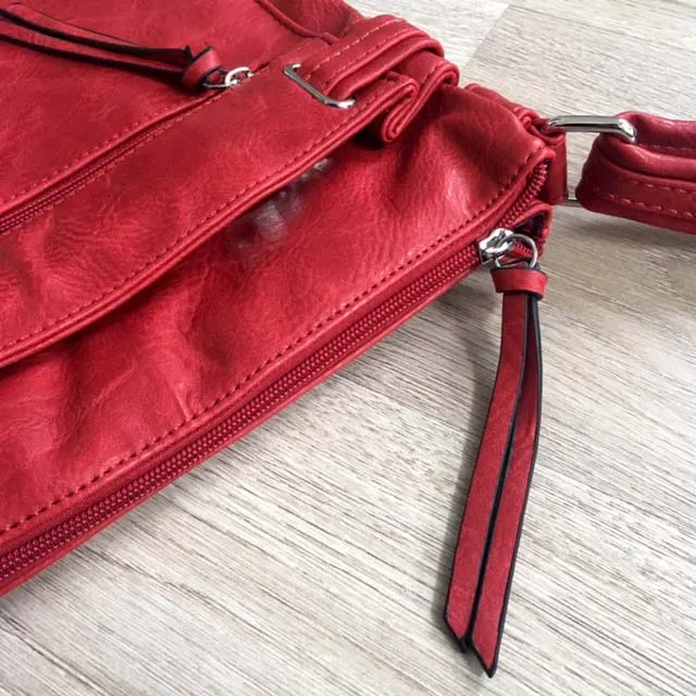 LARGE RED MULTI COMPARTMENT CROSS BODY OVER SHOULDER BAG WITH LONG STRAP